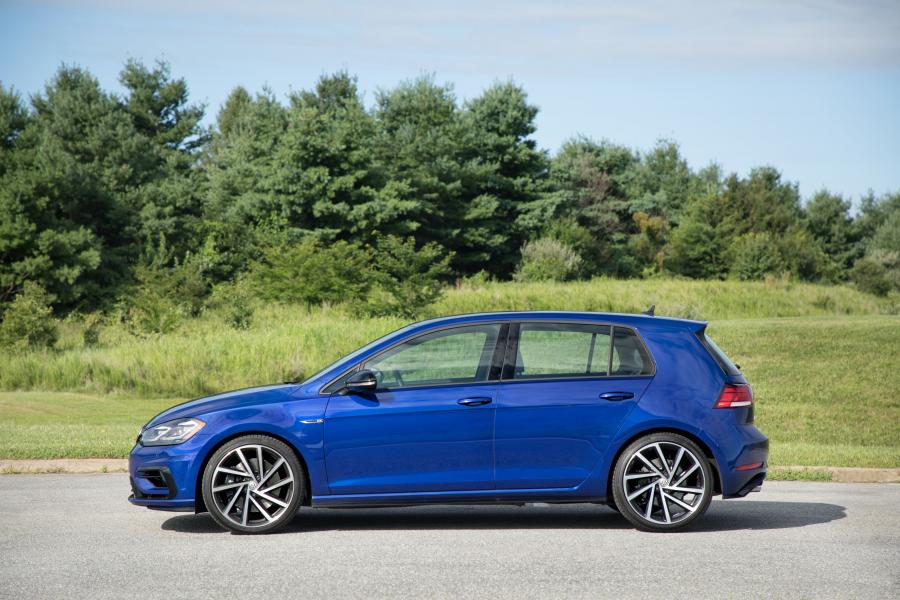  Volkswagen Golf R 5-Door (Typ 5G) 2017 года  (NA) (фото 19 из 19)